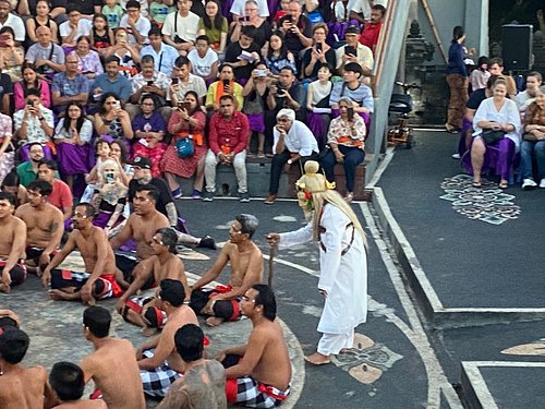 Uluwatu Sunset, Kecak Dance, and Dinner Jimbaran Beach - Gambar 6